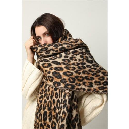 2020 Luxury Leopard Winter Scarf Women Pashmina Cashmere Thick Blanket Warm Long Shawls Wraps Lady Tassel Scarves Female Foulard
