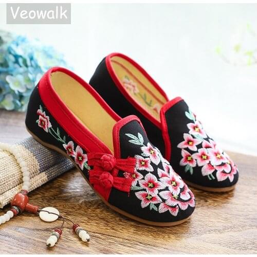 Veowalk Flower Blooming Embroidery Women Cotton Fabric Slip On Flat Shoes Comfortable Slip On Walking Loafers Black Size 42 43