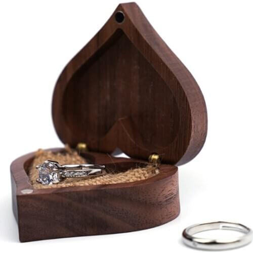 2021 New Heart Walnut Wood Ring Box Proposal Engagement Ring Holder Jewelry Wooden Box