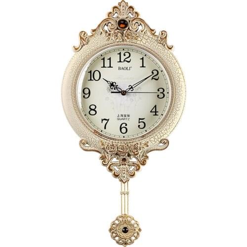 Wall Clock Vintage Roman Swing Clock Simple Modern Silent Living Room Decorative Creative Quartz Clock Household Ornaments
