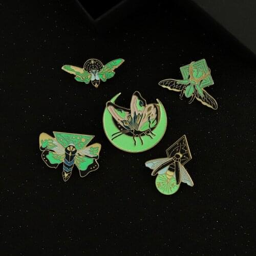 Enamel Pin Fluorescent Insect Brooch Luminous Moth Firefly Butterfly Pins Womens Brooches Backpack Badge Gifts for the New Year