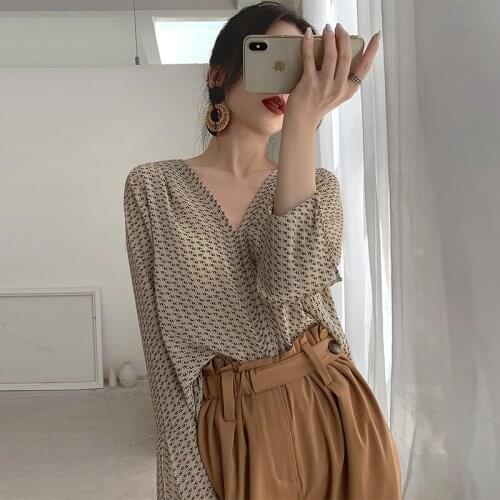 Chiffon shirt design sense niche shirt retro spring and summer tops Korean floral high-end western style small shirtt