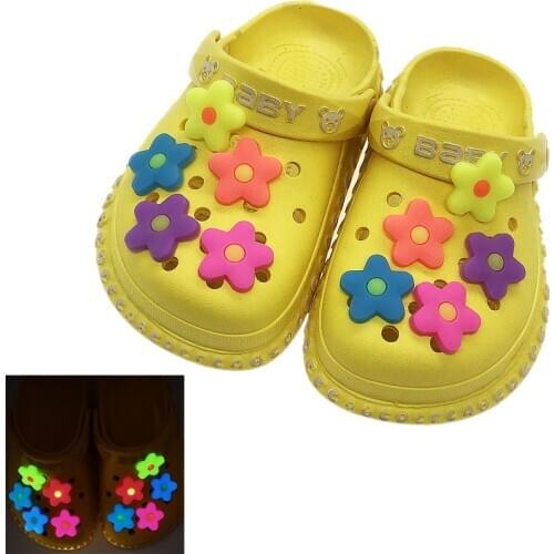 10pcs PVC Glowing Flower Multiple Color Jibz Croc Charms Fluorescence Shoe Charms Accessories Wristband Decorations Girls Gift
