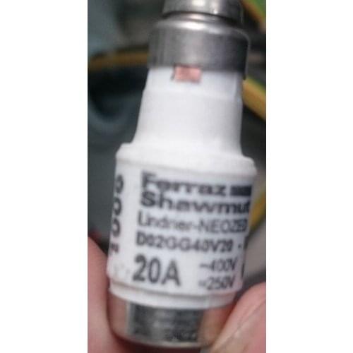 Fuses: D02GG40V20 20A 400Vac 1701.020 B217742 / D02GG40V25 W213160 / D02GG40V32 S227647 / D02GG40V35 R219826 / D02GG40V40