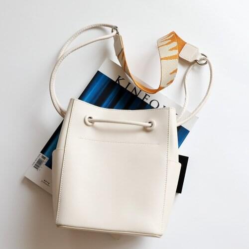 OUSSON 2021 New Design Leather Ladies Fashion Bucket Bag Exquisite Crossbody Bag Leisure One Shoulder Drawstring Bag