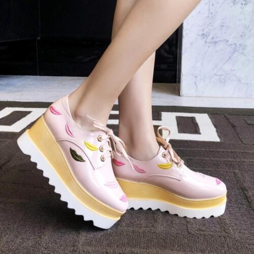 Brand New Platform Shoes Women Square Toe Ladies Flat Shoes Lace-Up Women Leather Shoes Large Size High Quality