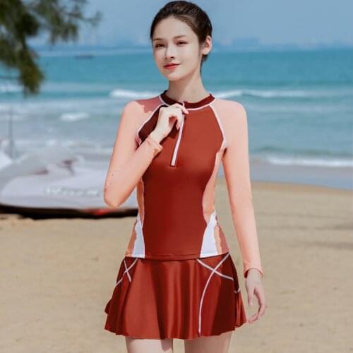 New long sleeved split two piece swimsuit female Korean Edition conservative big size thin skinny swimwear bathe swimming suit
