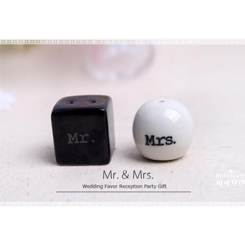 200pcs/lot Wedding Favors Mr&Mrs Ceramic Pepper Shakers Wedding Gift Salt&Pepper Shaker Favors+FREE SHIPPING