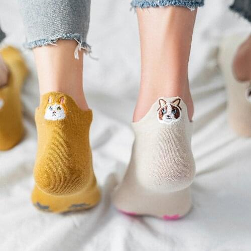 Kawaii Embroidered Cat Women Socks Happy Fashion Ankle Funny Kawaii Socks Women Cotton Summer 1 Pair Candy Color Cute Sock Mujer