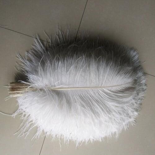 Free delivery! 100 pcs many natural white ostrich feathers 40-45cm / 16 "-18 inches / ostrich feather wedding center focus