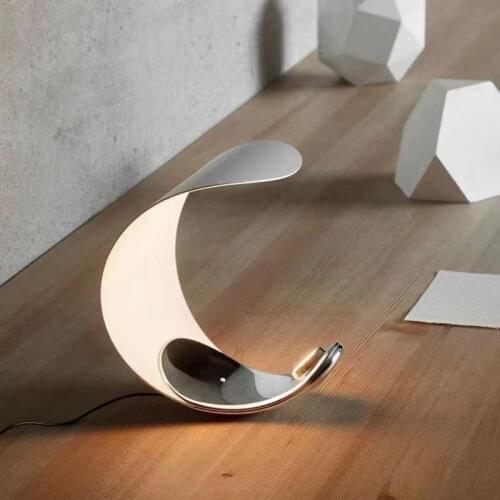 Italian Designer Creative Curved Moon Desk Lamp Villa Model Room Decorative Bedside Eye Protective Atmosphere Lighting