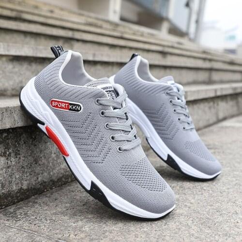 New mens low-top running shoes 2021 fashion mesh breathable casual shoes outdoor sports shoes white tennis shoes