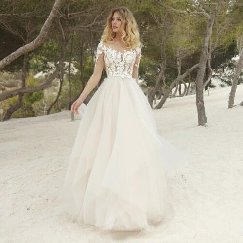 Modest Tulle Scoop Neckline A-Line Wedding Dress With Lace Appliques See Through 3/4 Sleeves Beach Wedding Gown 2021