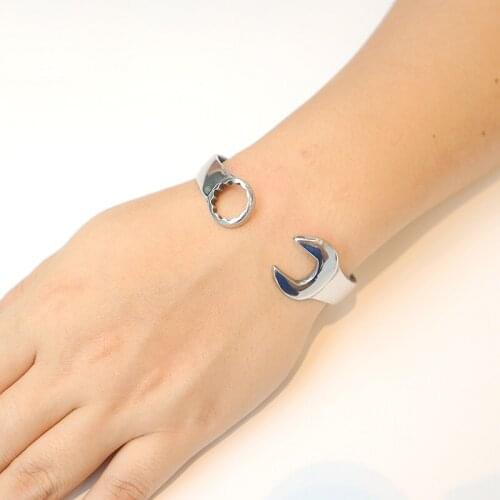Adjustable hardware tool wrench spanner detent lever bracelet