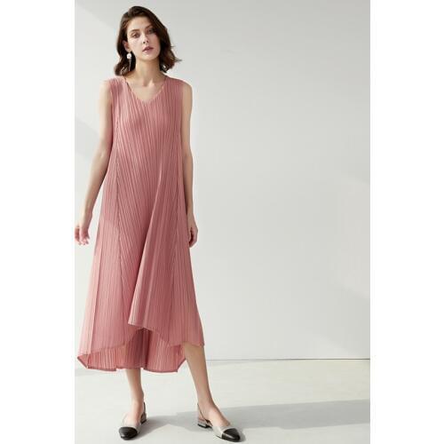 Fashion Summer Dress 2020 female Sundress Miyake Pleats big swing waist tie Spaghetti strap dress V-neck sleeveless ribbed dress
