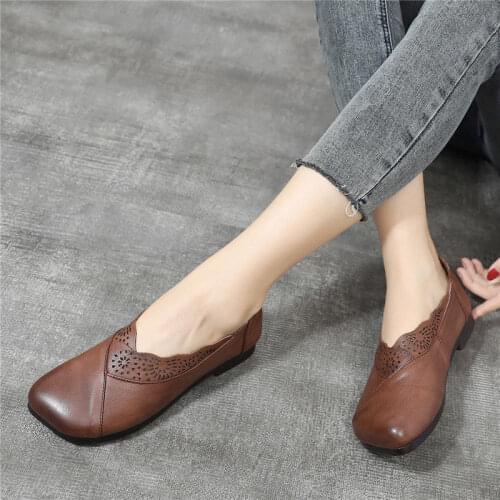 New Spring Autumn Light Womens Pumps Round Toe Patent Leather Hollow Low Square Heel Solid Slip-On Casual Women Sandals Shoes