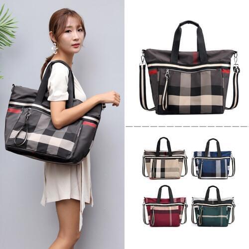 EYES IN LOVE E Women's Shoulder Bags