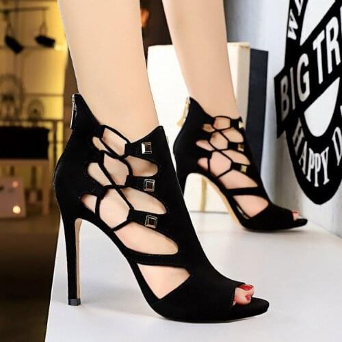Roman Style Female Super High Heel Sexy Nightclub Slim Rivet Hollow Sandals 34-40 Gladiator Sandals Women Open Toe Shoes