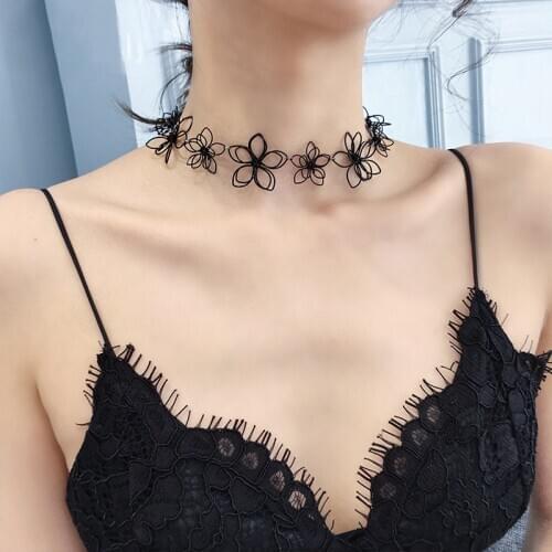 2020 Korean Sexy Fashion Black Hollow Flower Chokers Girls Party Neck Jewelry Simple Trendy Collars For Women Charm Necklaces