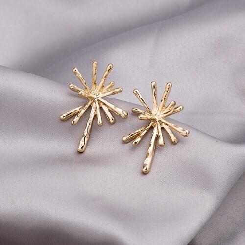Creative Gold Color Metal Fireworks Big Earrings Minimalist Simple Irregular Geometric Drop Earrings for Women Party Jewelry