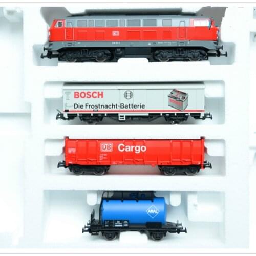 Train Model Set = BR218 Diesel Locomotive + Three Carriages HO Ratio Without Track and Control