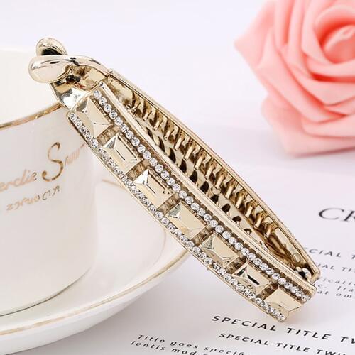 Trendy Banana Hair Clips For Women Girls Shinny Elegant Crystal Rhinestone Plastic Hair Claw Hair Accessories Gold Hairpins