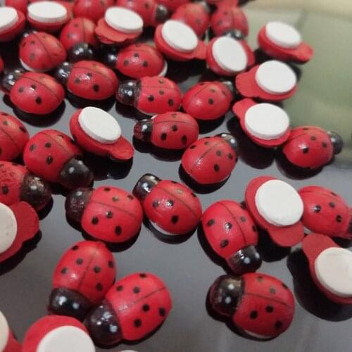 100pcs Creative red little ladybug yellow little bee wooden diy accessories wooden yellow little bee self-adhesive beads