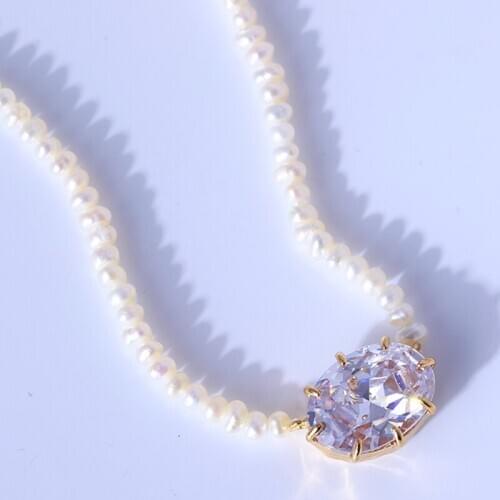 Sweet and elegant natural small pearl with oval Zircon Necklace