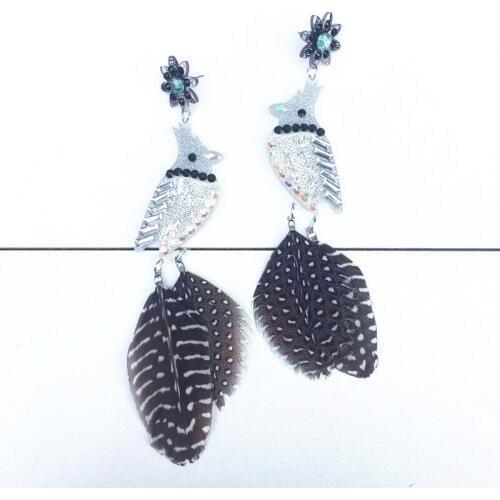 Dongmu new Acrylic earrings feather accessories splice ladies pop earrings bohemian style Valentines Day gift