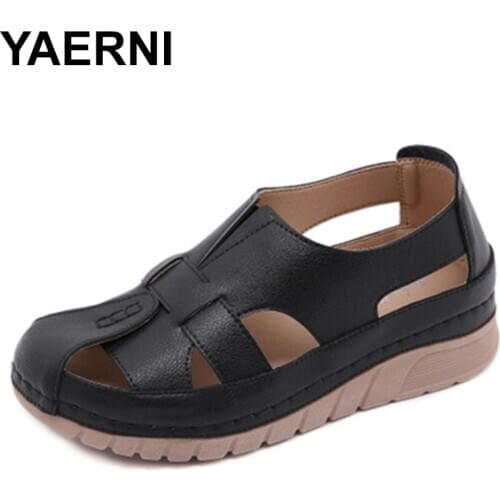 YAERNI Fall 2020 Retro Sandals Woman Wedge Heel Car Suture Light Elastic Rubber Hollow Mother Shoes Soft Non-slip Unique Shoes