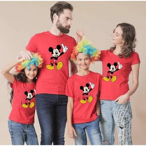 A family of three parent-child wear Disney Mickey Mouse T-shirt summer popular white, black and red round neck short-sleeved top