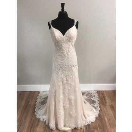 Real Made Fit and Flare Wedding Dress Vestidos Sweetheart Low Back Straps Bridal Gowns Lace Appliques Crystal Beading Casamento