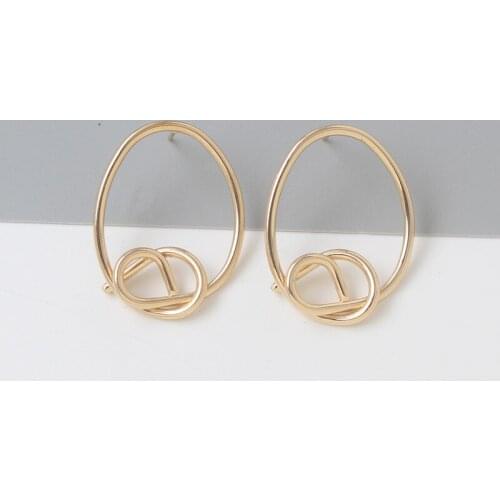Hollow Oval Stud Earrings Gold Color Metal Earrings for Women Knot in Circle Design 2021 trend Girls Ear Jewelry oorbellen