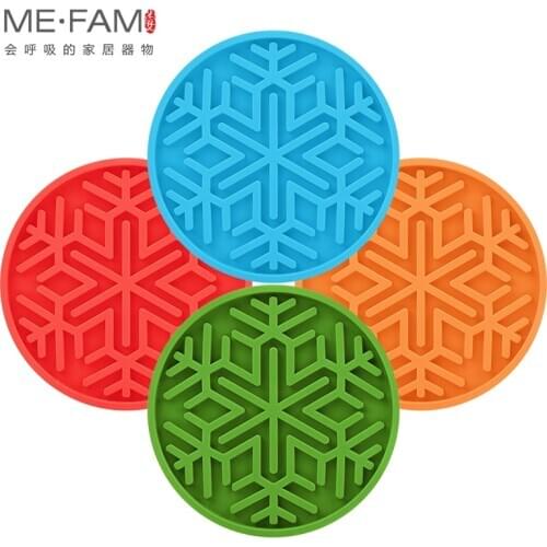 Thicken Table Protection Mug Mats Creative Snowflake Coaster Silicone Slip Insulation Cup Pad Christmas Home Decoration Set of 3