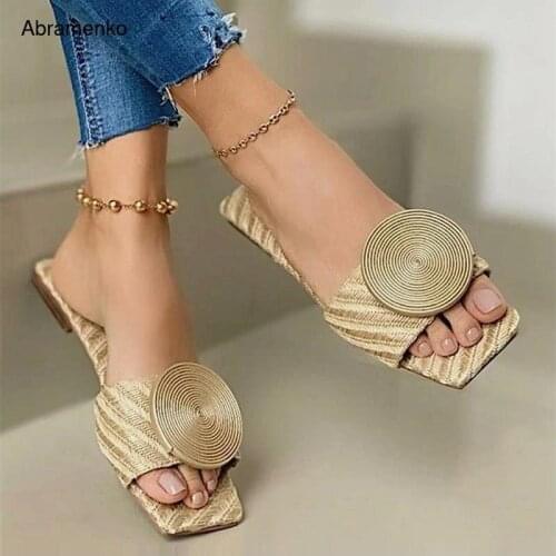 2020 New Woman Summer Flat Sandals Plus Size Round Buckle Solid Flats Female Casual Slippers Ladies Women Fashion Beach Shoes