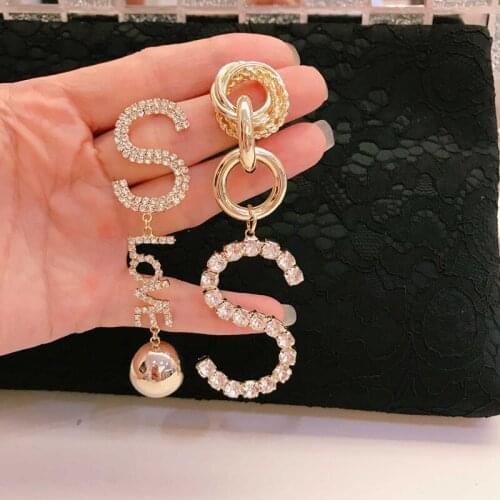 Korean Trendy Simple Letter Shiny Crystal Gold Pendant Earrings for Woman Fashionable Statement Earrings New Jewelry Accessories