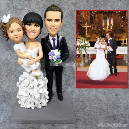 Creative gifts custom family 3 persion with dog figurine home decor decoration birthday cake anniversary wedding souvenir gift