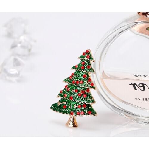 New Christmas Tree Brooches for Women Rhinestone Inlay Fashion Jewelry Festival Brooch Pins Good Gift Winter Coat Enamel Pin