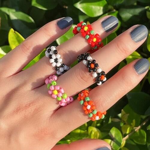 Handmade Colorful Rainbow Beads Flower Knuckle Finger Rings Bohemian Weave Seed Beaded Rings for Women Girls 2021 New Jewelry