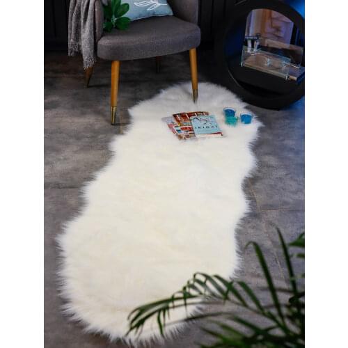 White Ultra Soft Faux Rabbit Fur Rug , Artificial Leather Non-Slip Base Faux Rugs Area Rugs for Bedroom Floor Sofa Living Room