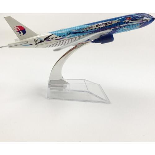 Malaysia Aeroplane model Boeing 777 airplane 16CM Metal alloy diecast 1:400 airplane model toy for children Free shipping
