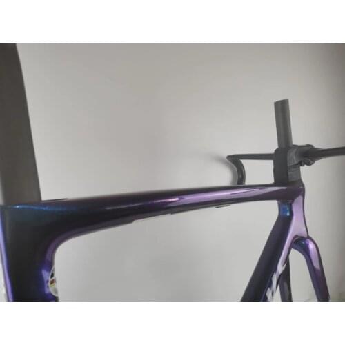 2021 New fastest carbon road race SL7 bike frame Internal wiring BB threaded with integrated handlebar stem 700C carbon road bic