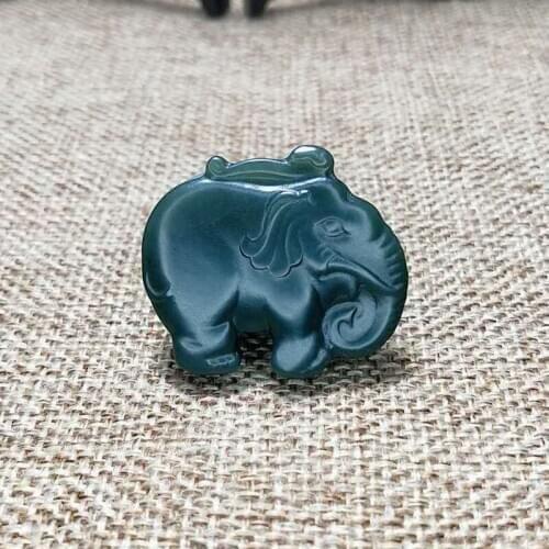 Natural Hetian Jade The Baby Elephant Pendant for Both Men And Women