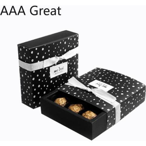 50Pcs/Lot Paper Gift Package Box Candy Favors Dots Striped Christmas Chocolate Decorations Boxes Birthday Party Wedding Present