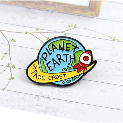 Cartoon Creative Space Rocket Earth Spaceship Enamel Brooch PLANET EARTH Alloy Badge Denim Shirt Bag Pin Pink Jewelry Gift