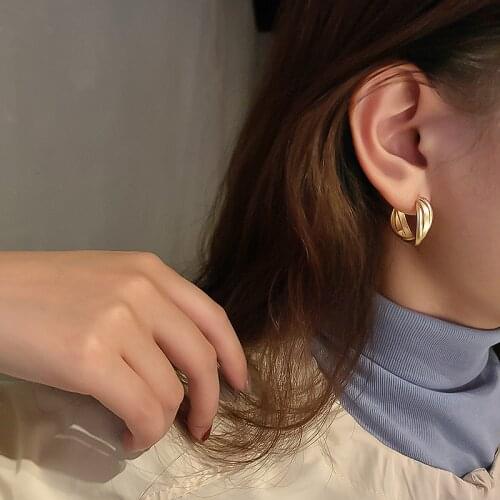 Classic Twisted Statement Earrings for Women Trendy Gold Color Small Round Circle Drop Earrings Girl Jewelry Accessories