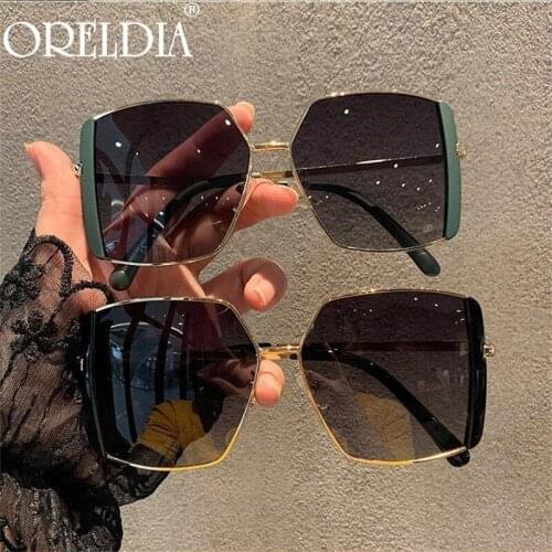 Vintage Oversized Square Sunglasses Women Metal Big Frame Glasses Sunshade Eyewear Lady Luxury Brand Designer Eyeglasses UV400