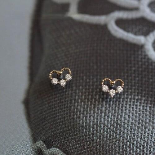 Korean Simple Hollow Out Love Heart Rhinestone Earring Fashion Charm Girl Gilded Mini Earring Elegant Lady Wedding Party Jewelry
