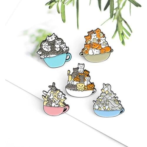 1Pcs Harajuku Cute Animals Cats Acrylic Brooch Clothing Badge Childrens Backpack Icon Brooch Womens Accessories