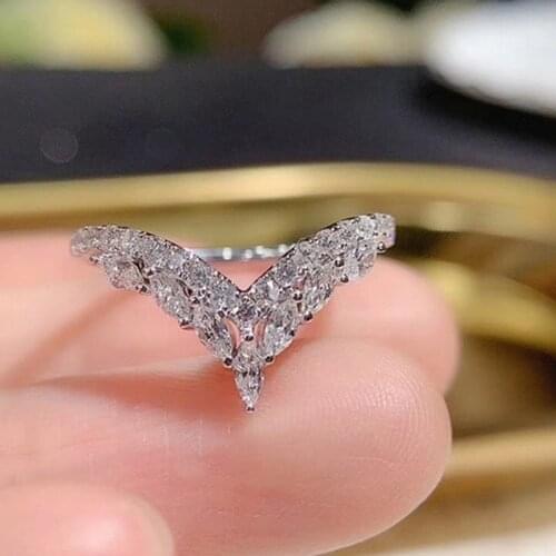 Huitan Temperament Womens Ring Silver Color Fashion Versatile Female Rings for Wedding Engagement Party Jewelry Wholesale Bulk